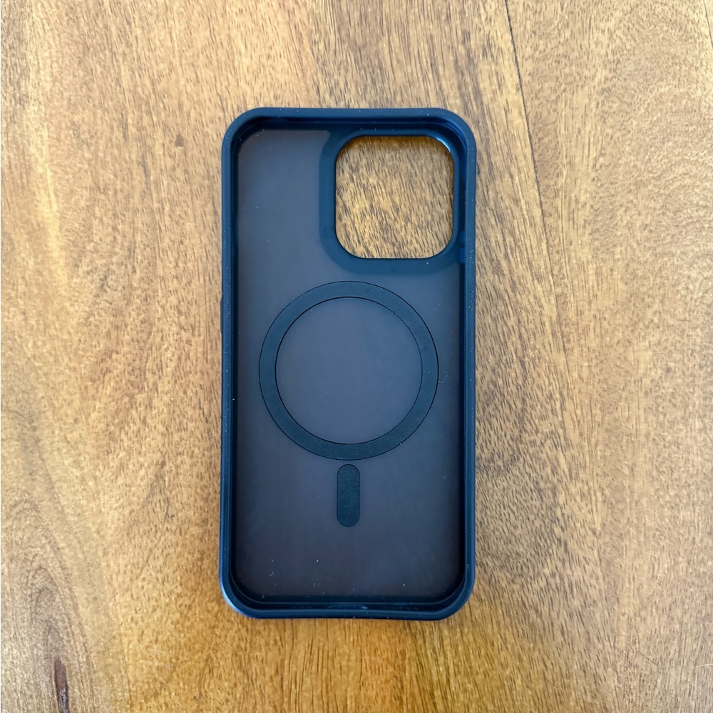 CACOE Black MagSafe-Compatible iPhone 13 pro Case - Picture 2 of 3